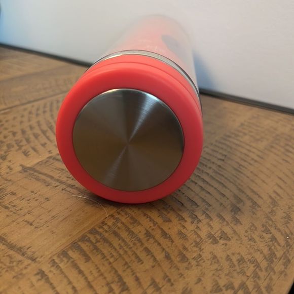 David’s Tea “Mittens” Pink Plastic Mitten Tumbler with Strainer - Picture 5 of 6